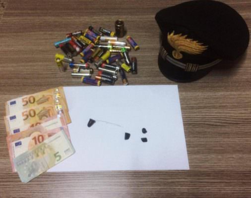 Malvivente seriale sorpreso ad inscenare la “truffa dello specchietto”: denunciato