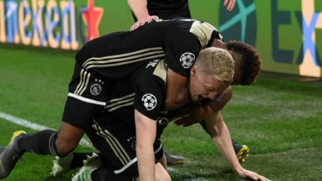 L’Ajax ha riacceso il credo calcistico di chi non ci credeva più