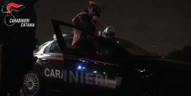 Droga, armi ed estorsioni tra la provincia di Roma e Catania: 31 arresti tra i clan Cappello e Fragalà – DETTAGLI