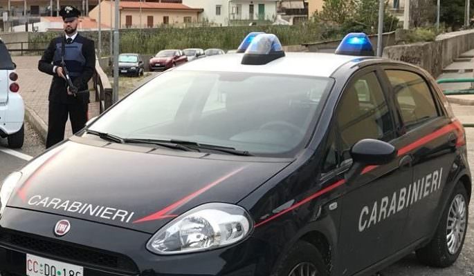 Catania, incidente in Circonvallazione: auto si ribalta e traffico in tilt