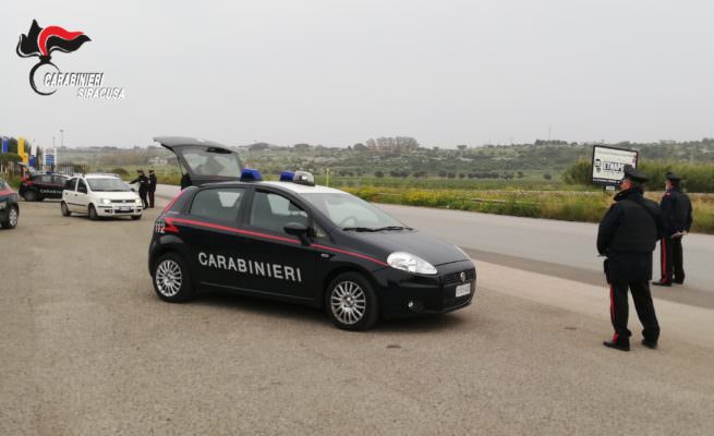 Controlli a Siracusa: denunce e numerose auto fermate Controlli a Siracusa: denunce e numerose auto fermate