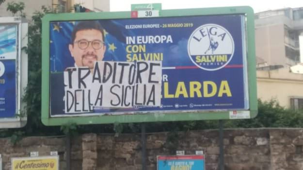 Igor Gelarda “traditore della Sicilia”: scritta intimidatoria su un manifesto elettorale