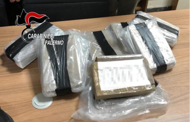 Sorpreso con oltre 8 chili di cocaina: arrestato 41enne