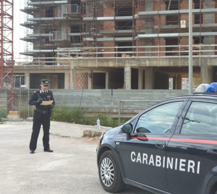 Accertamenti per verificare le condizioni dei lavoratori: cantieri edili nel mirino dei carabinieri