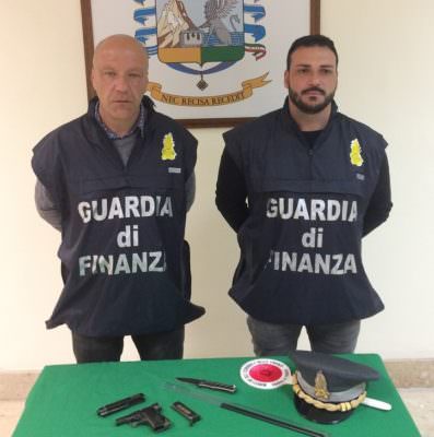 Centauro fermato al porto di Catania con pistola e coltello a serramanico: arrestato 46enne