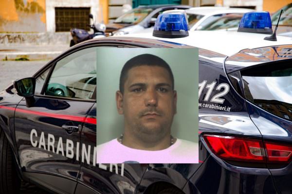 Spacciava sostanze stupefacenti sull’uscio di casa: pusher in manette a Catania