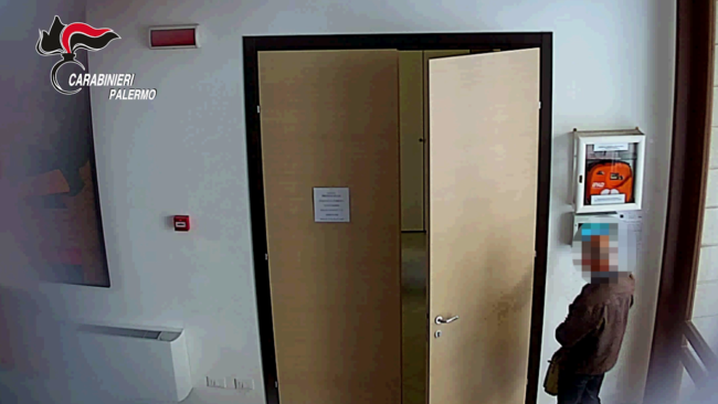 Shopping e impieghi per conto di privati invece del regolare lavoro al Comune: indagati diversi dipendenti pubblici – VIDEO e FOTO