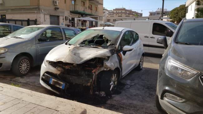 Siracusa, incendiata l’auto del giornalista Scariolo. Fava: “Un gesto vile e grave”