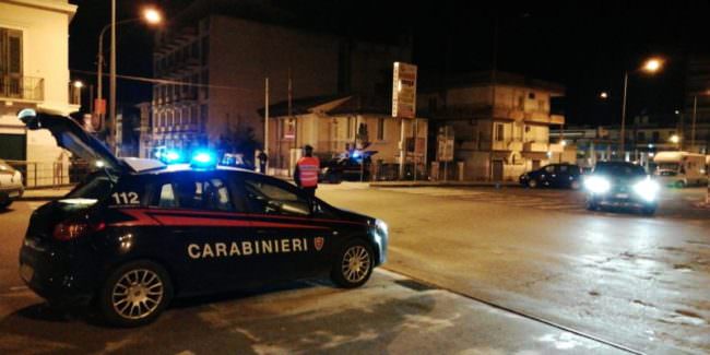 Controlli nella movida, alcol e droga: denunce e ritiro patenti