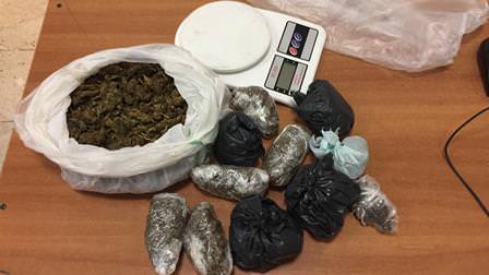 Catania, servizio antidroga a San Berillo: sequestrate quantità notevoli di hashish e marijuana Catania, servizio antidroga a San Berillo: sequestrate quantità notevoli di hashish e marijuana