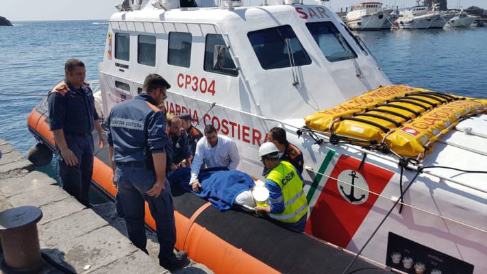 Colto da ictus sul traghetto Salerno-Catania: 59enne soccorso in mare e trasportato al Cannizzaro