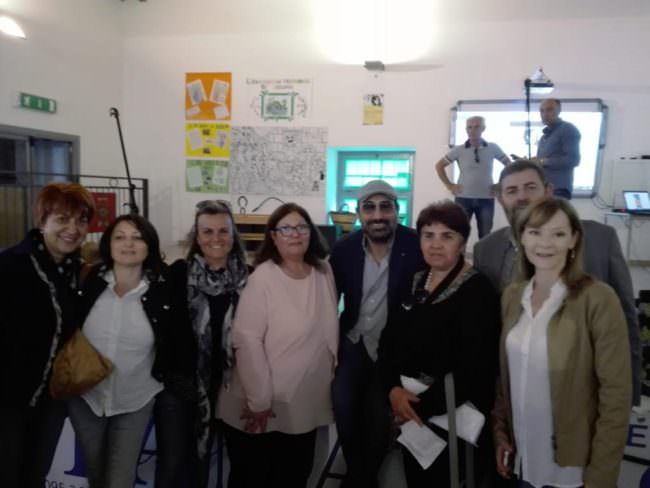 Gli alunni dell’Istituto Comprensivo Fontanarossa di Catania celebrano la festa della Regione Siciliana