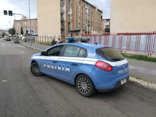 Droga nascosta in auto in sosta: arrestato pregiudicato