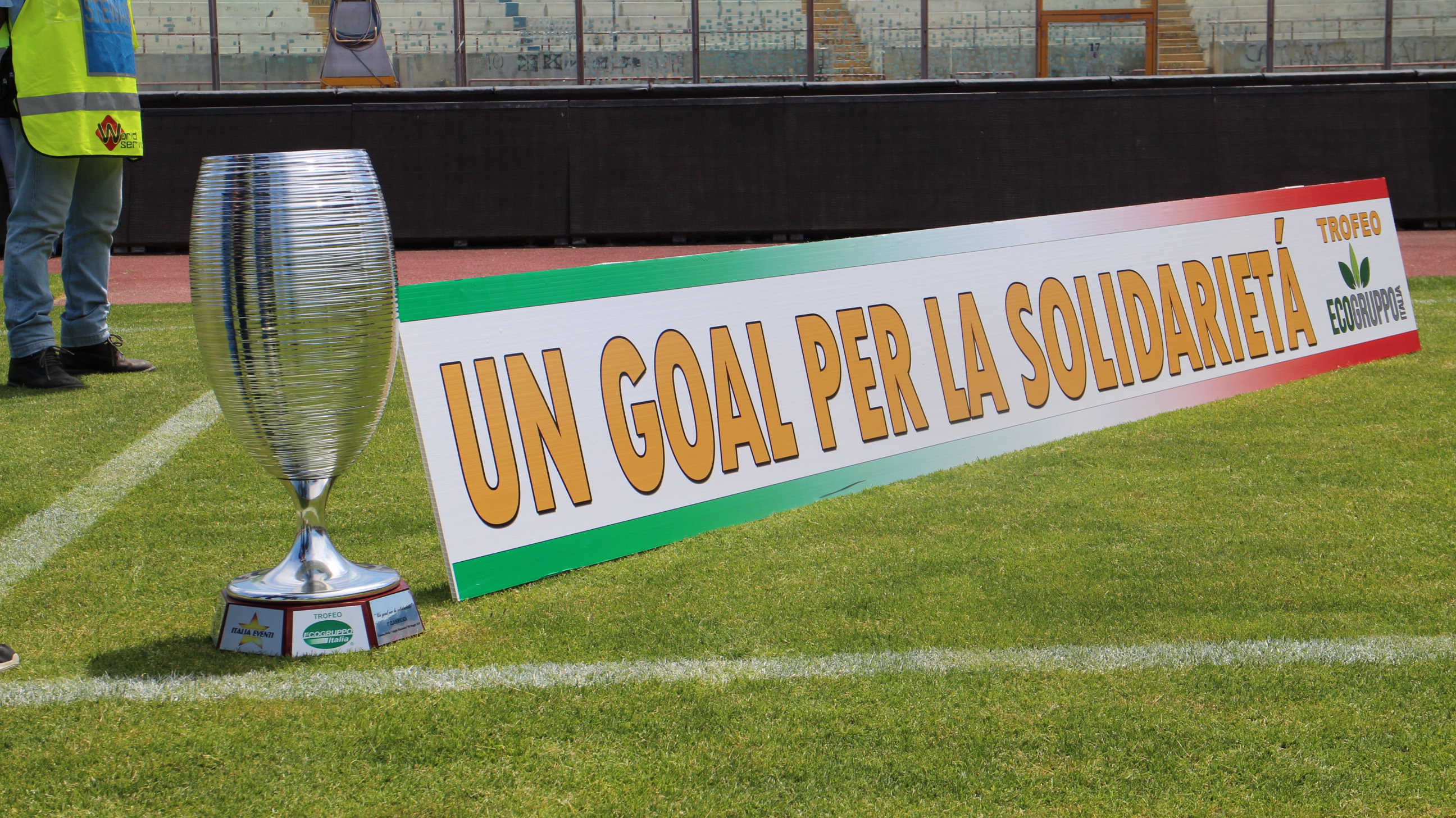 Emozione e sportività allo stadio di Catania per la XIV edizione di “Un gol per la Solidarietà”: entusiasmo tra la folla – VIDEO