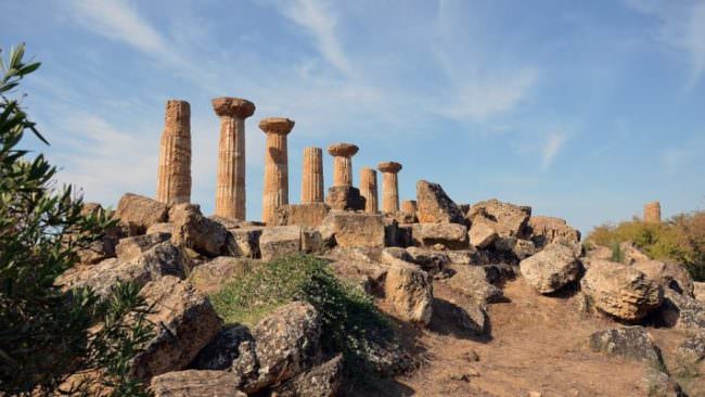 Qualità della vita, la Sicilia raschia il fondo: le città giù in classifica. Agrigento prima per l’aria buona