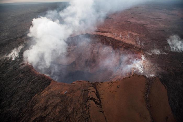 Vuole realizzare un selfie: 32enne precipita per 22 metri all’interno della caldera del vulcano