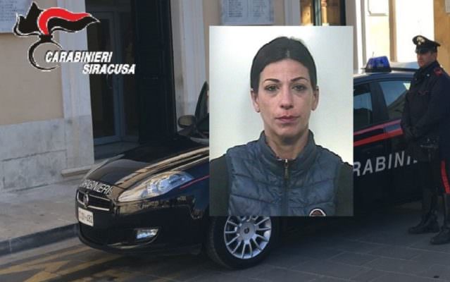 Ruba utensili da lavoro senza farsi notare dal personale di Punto Brico: arrestata 38enne