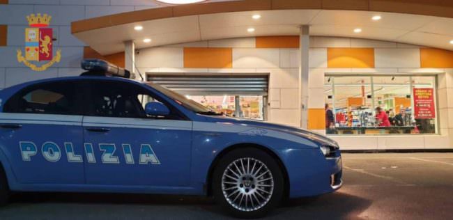 Furti in supermercati, appartamenti e strade: 3 arresti nel weekend