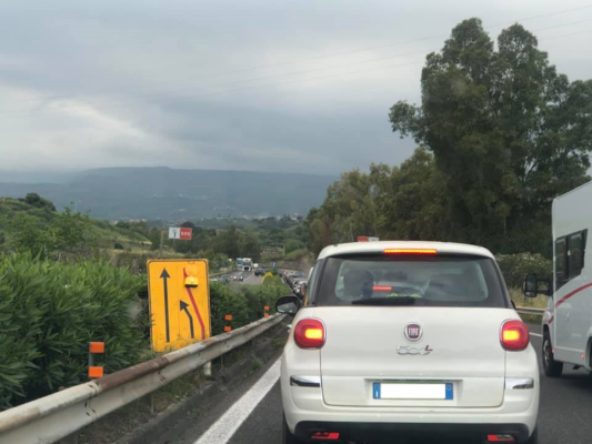 Tamponamento sull’autostrada A18 Catania-Messina, disagi e lunghe code
