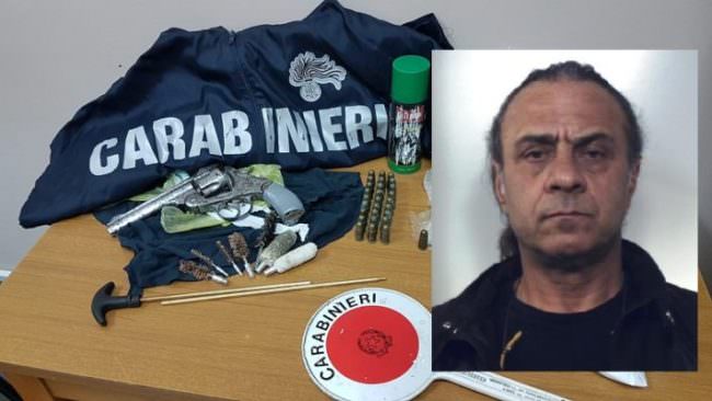 Ingoia un preservativo pieno di cocaina: in manette pusher catanese