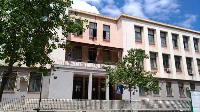 Decreto sicurezza di Salvini come le leggi razziali, parla la professoressa sospesa: “Grande amarezza, non c’era finalità politica”
