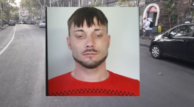 In fuga sullo scooter, inseguimento nel centro di Catania tra i pedoni: corsa si ferma in via Dusmet