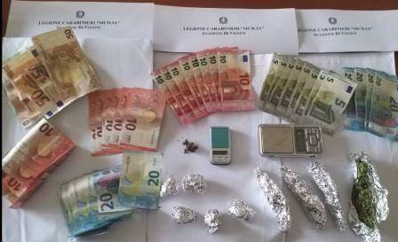 Marijuana nascosta in un vasetto di yogurt: pusher 21enne in manette nel Catanese