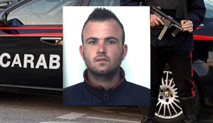 Sorpreso a scaricare e incendiare rifiuti: 24enne agli arresti domiciliari