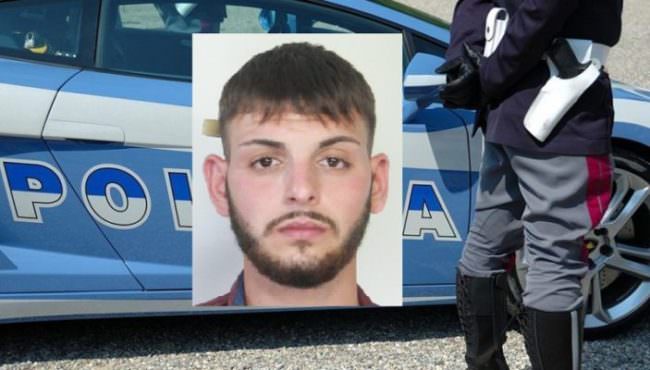 Auto a forte velocità in via della Concordia, nella fuga tenta di investire poliziotto: bloccato 21enne