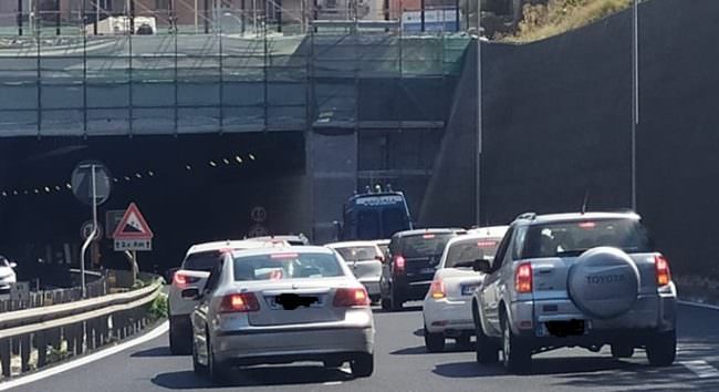 Terribile incidente al viale Mediterraneo, scontro nei pressi di Canalicchio: un morto