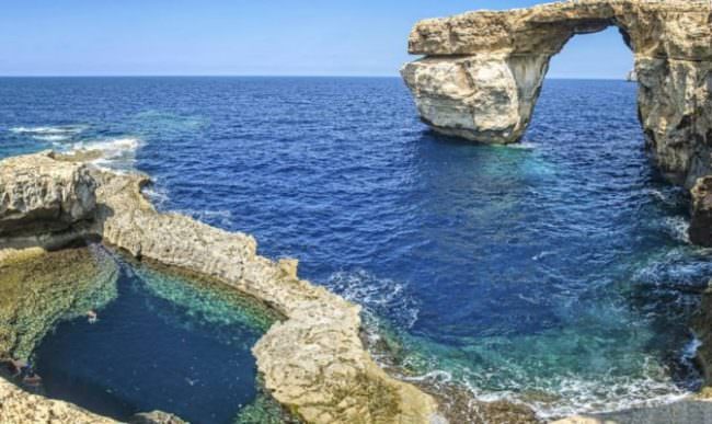 La festa, i focolai Covid incontrollati e la variante Delta. La verità di Pantelleria: “Niente di più fuorviante e falso”