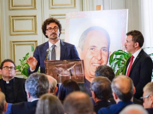 Toninelli in Sicilia per discutere il destino delle opere pubbliche: “Cittadini stanchi di proclami”