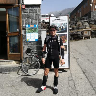 L’ultima pedalata per Vincenzo Cappella: i funerali del ciclista catanese celebrati all’insegna della sua passione