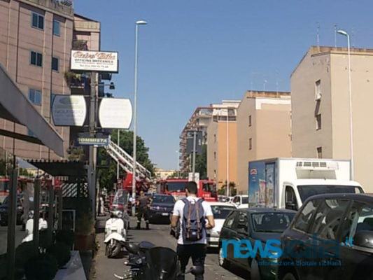 Paura in viale Raffaello Sanzio: intonaci pericolanti cadono a terra – FOTO