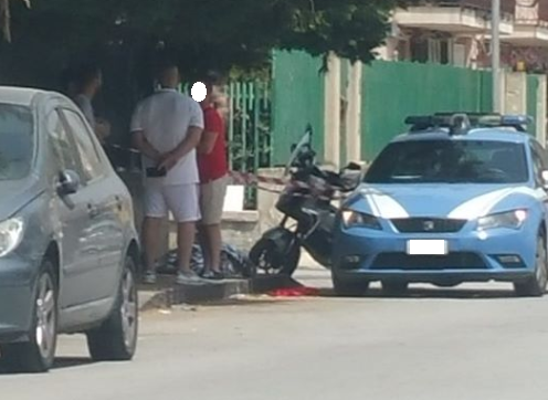 Choc in viale Dei Comuni, trovato corpo senza vita: apparterrebbe a un 60enne