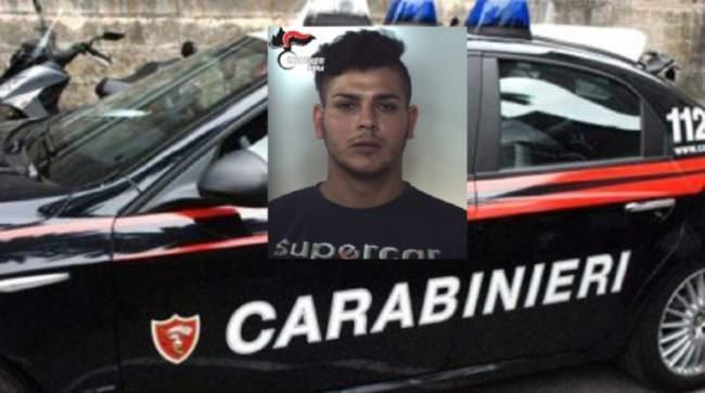 Coltivava marijuana in casa: arrestato 22enne