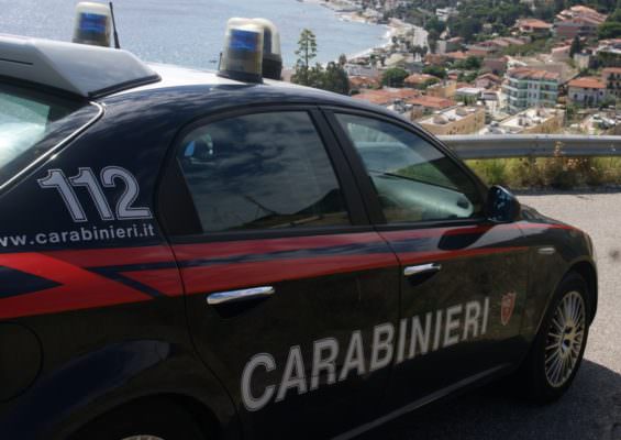 Malviventi catanesi portano via una moto ma vengono rintracciati dal sistema satellitare: arrestati dai carabinieri