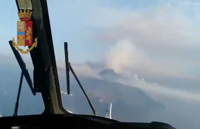 STROMBOLI, DOPO L'EMERGENZA SI SPENGONO GLI ULTIMI FOCOLAI