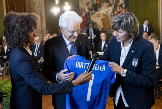 MATTARELLA ALLE AZZURRE “IN ITALIA IL MONDIALE L'AVETE VINTO VOI”