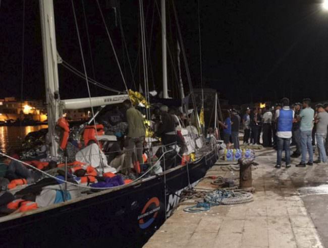 TUTTI SBARCATI DA NAVE ALEX, PORTAVOCE “MAI RIFIUTATO AIUTO”