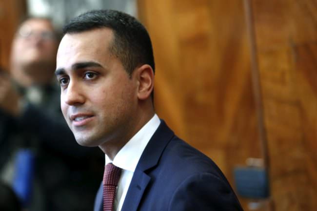 Catania, salta il meeting con Luigi Di Maio: rimane a Roma