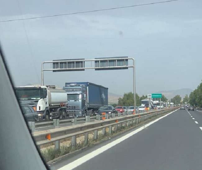 “Inferno” sulla A29 direzione Punta Raisi, automobilisti bloccati da ore