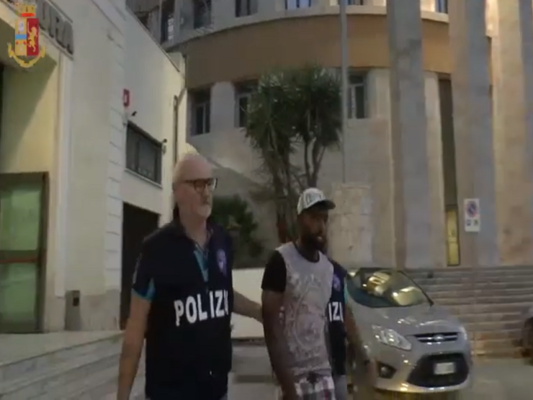 Violazioni di reingresso in Italia, nuovi arresti a Lampedusa: fermati tre tunisini – VIDEO