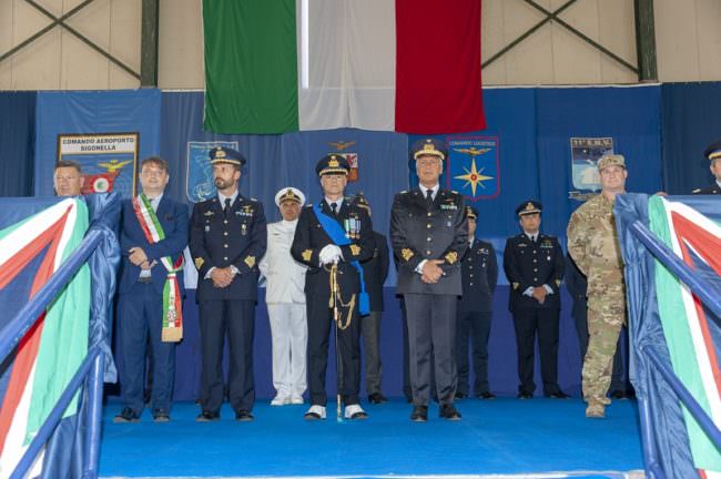 Sigonella, passaggio di consegne al vertice dell’11° Reparto: le FOTO della cerimonia