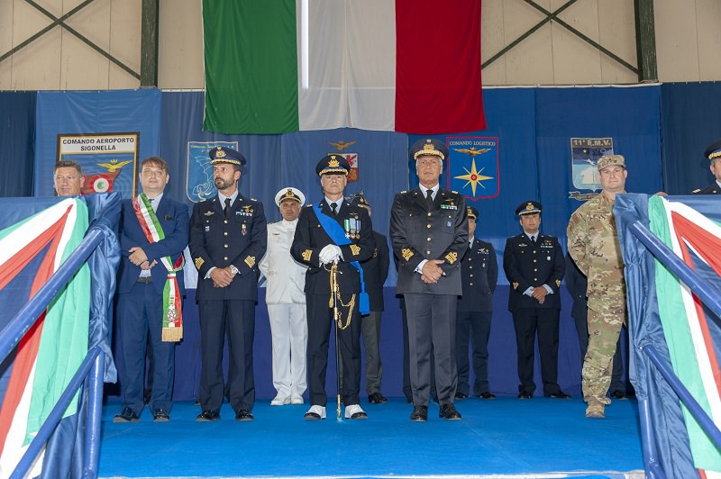 Sigonella, passaggio di consegne al vertice dell’11° Reparto: le FOTO della cerimonia
