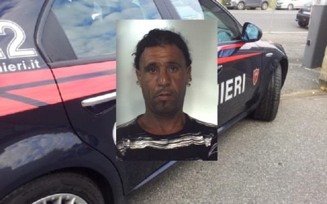 Evade dai domiciliari in scooter insieme al figlio minorenne: arrestato