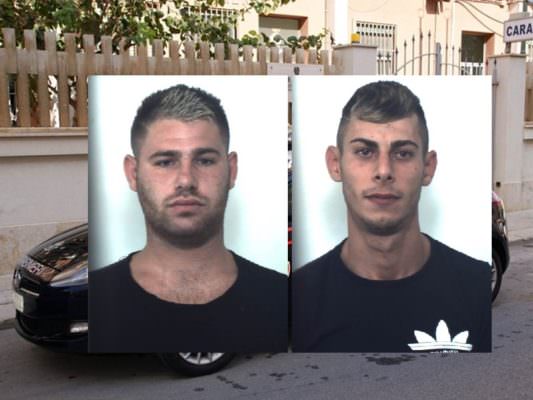 Furti in abitazioni, la fuga alla vista dei carabinieri e l’auto rubata per scappare: arrestati due 23enni