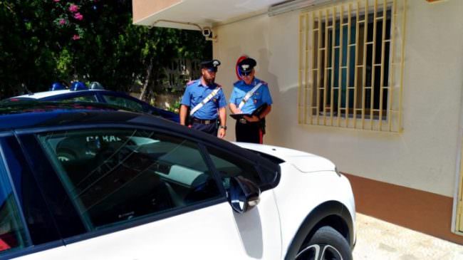 Tenta la truffa dello specchietto più volte: denunciato 25enne