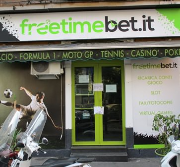 Catania, lotta al gioco illegale: chiusa sala scommesse a San Cristoforo