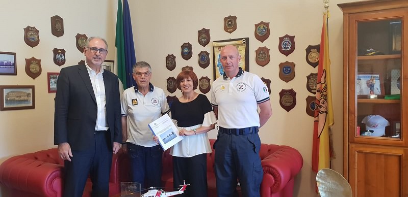 Tutela dell’ambiente marino e costiero: firmato protocollo d’intesa tra Guardia Costiera e Area Protetta “Isole Ciclopi”